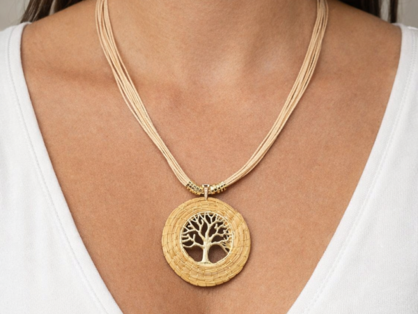 Colar Árvore da Vida Corda cor Natural com Capim Dourado